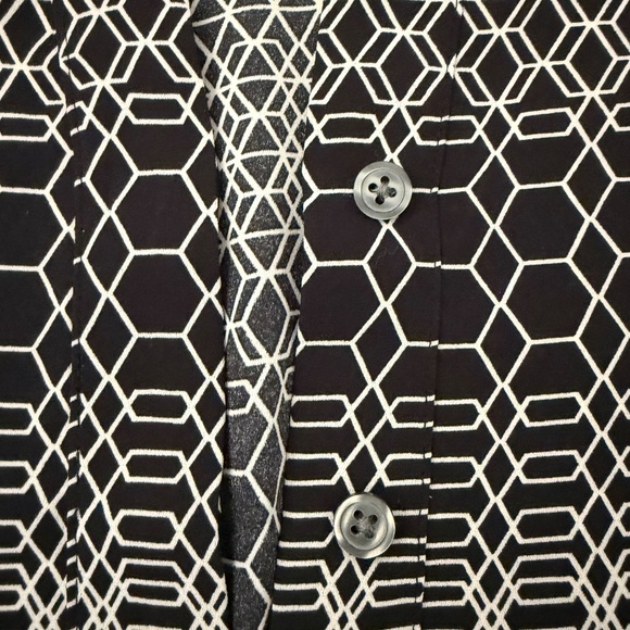 Banana Republic Women’s Black & cream Pattern Button up Blouse Small - Picture 13 of 13